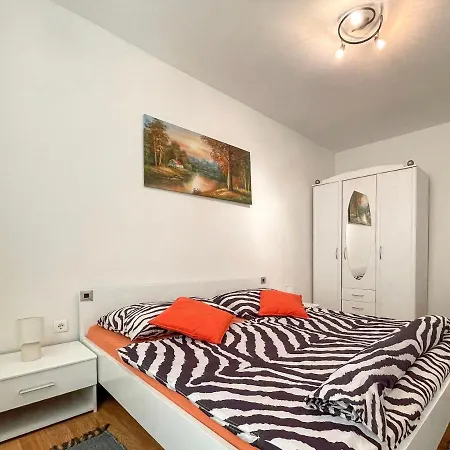 Vesnica Apartman *